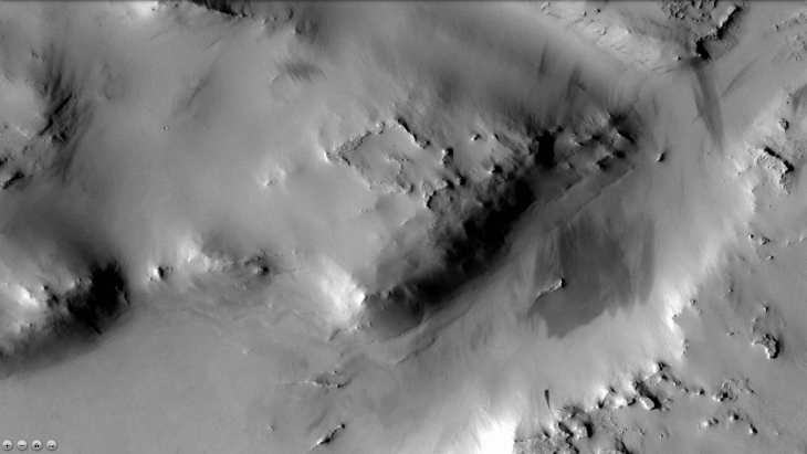A side-view as seen in F03_036923_2096_XN_29N332W (click for larger image at actual size 1:1 scale)