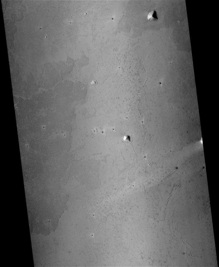 Derelict Pyramidal Structure found on Plains of Mars (P13_006274_1853_XN_05N201W - Zoomed Out)